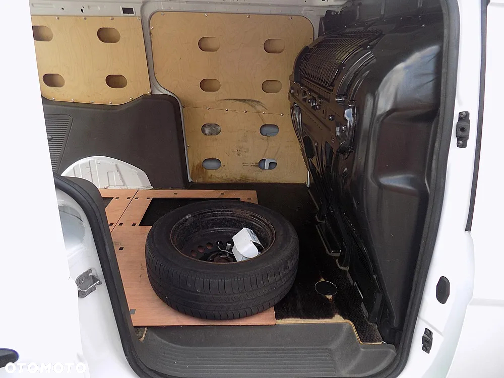 Ford Transit Connect - 17