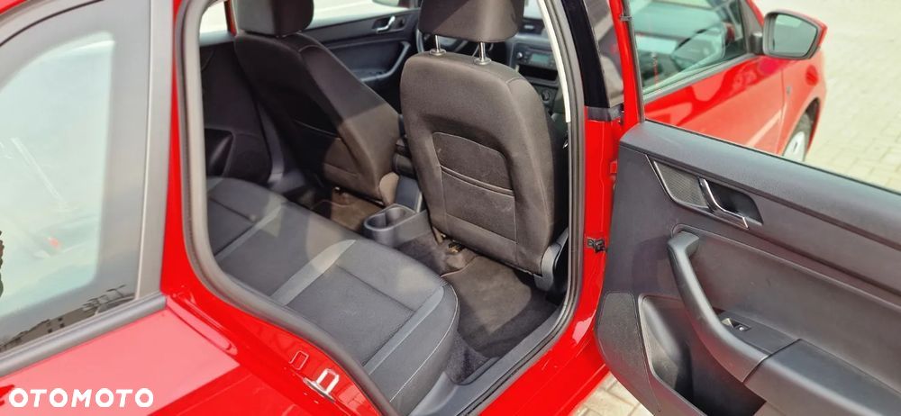 Skoda RAPID 1.4 TSI Elegance DSG - 24