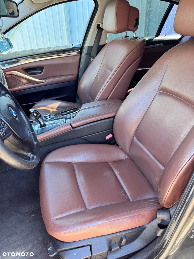 BMW Seria 5 525d - 13
