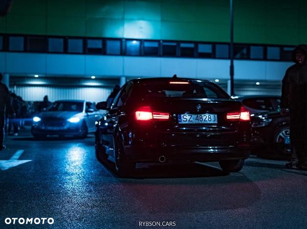 BMW Seria 3 316d - 15