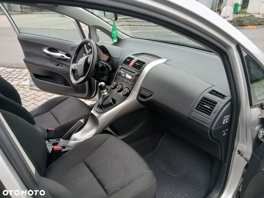 Toyota Auris 1.33 VVT-i Terra - 6