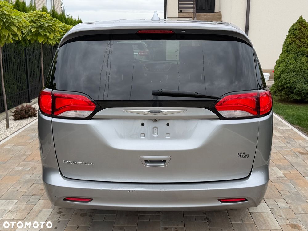 Chrysler Pacifica - 8