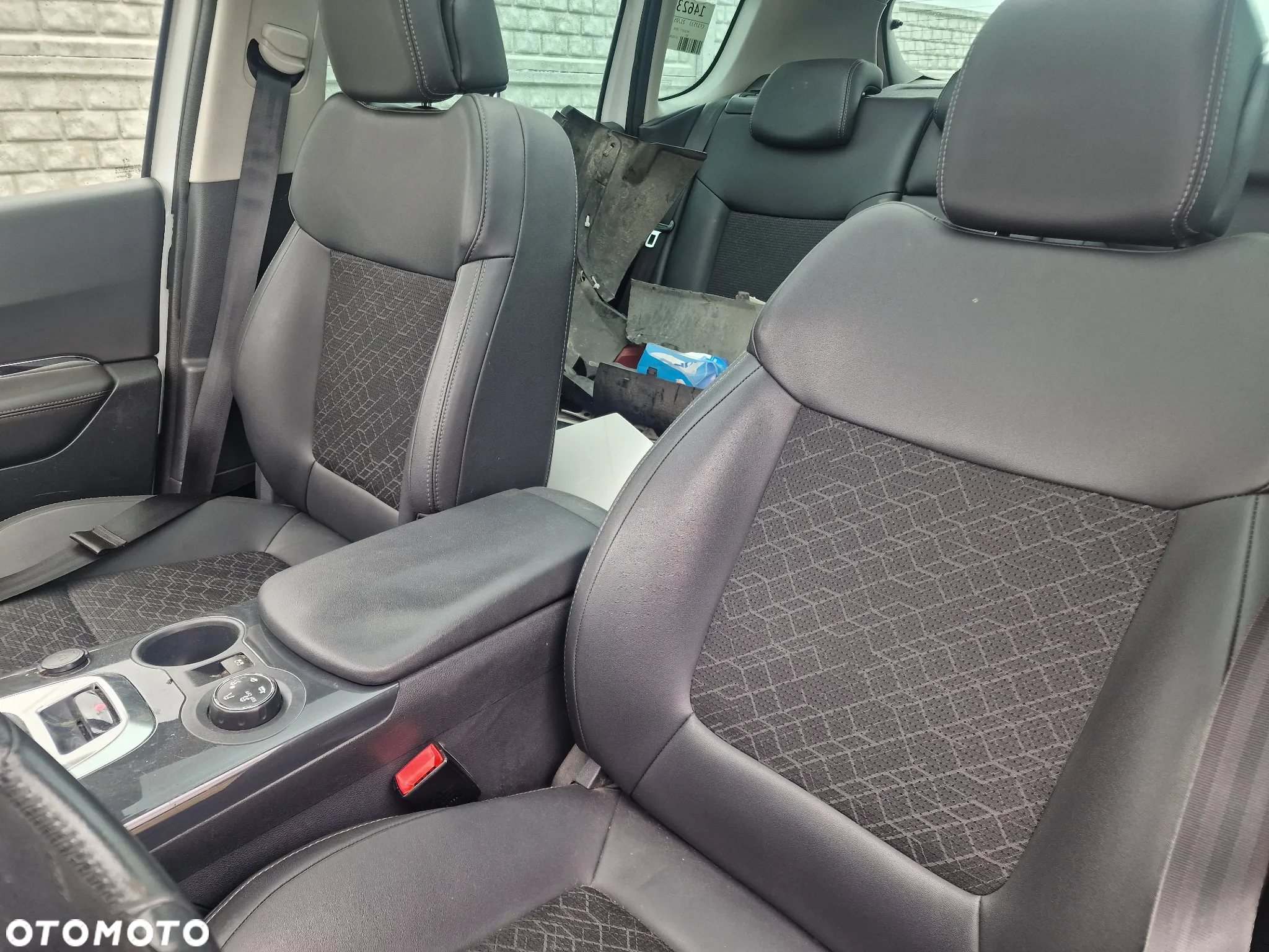 Peugeot 3008 HDi FAP 110 Roland Garros - 15