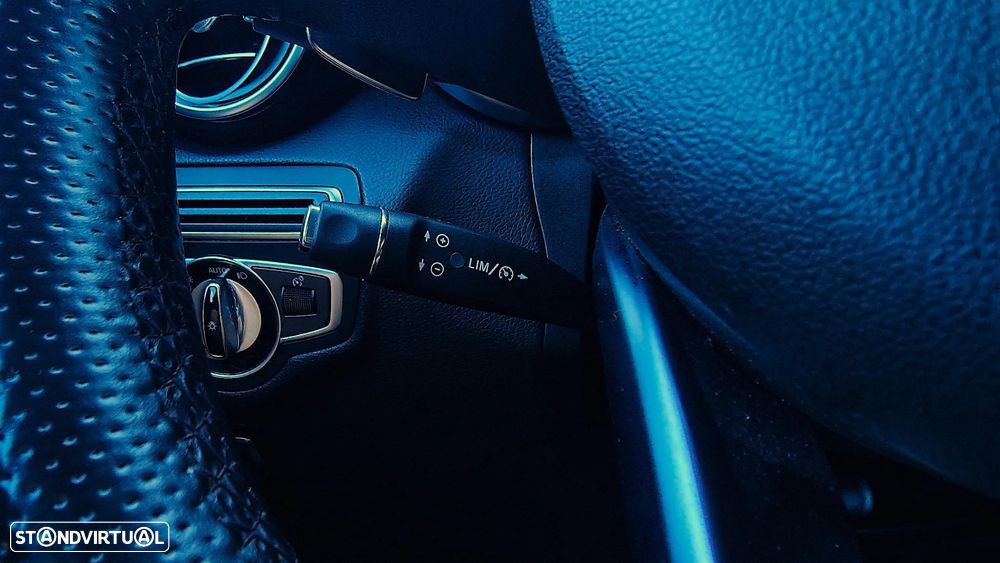 Mercedes-Benz GLC 250 d 4Matic 9G-TRONIC AMG Line - 27