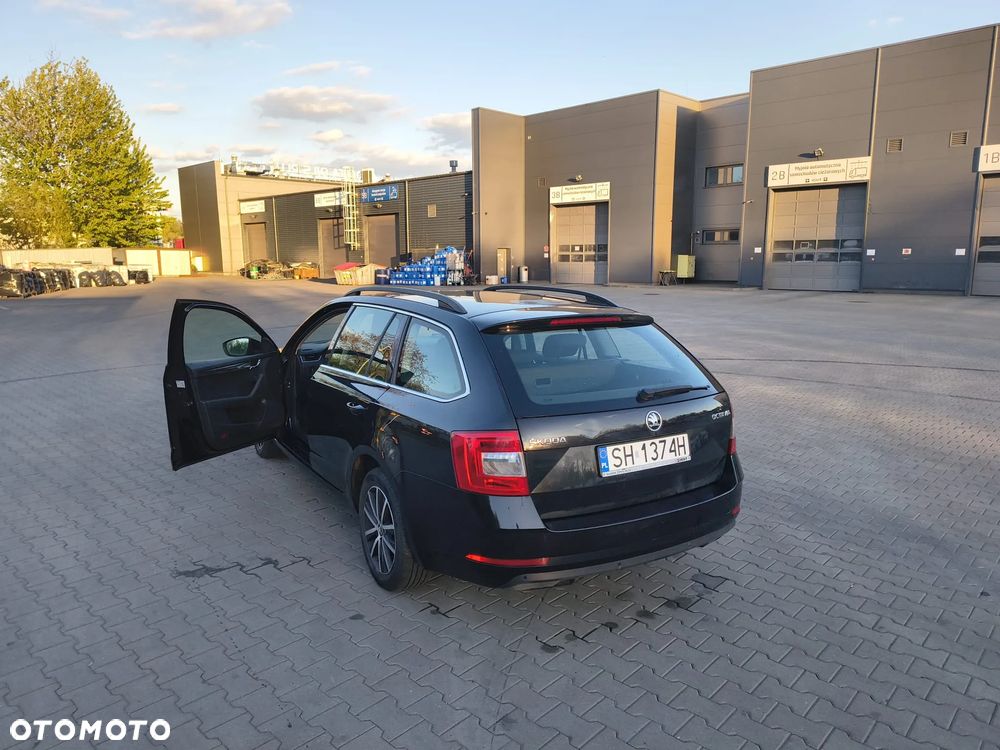 Skoda Octavia 2.0 TDI SCR Style DSG - 10