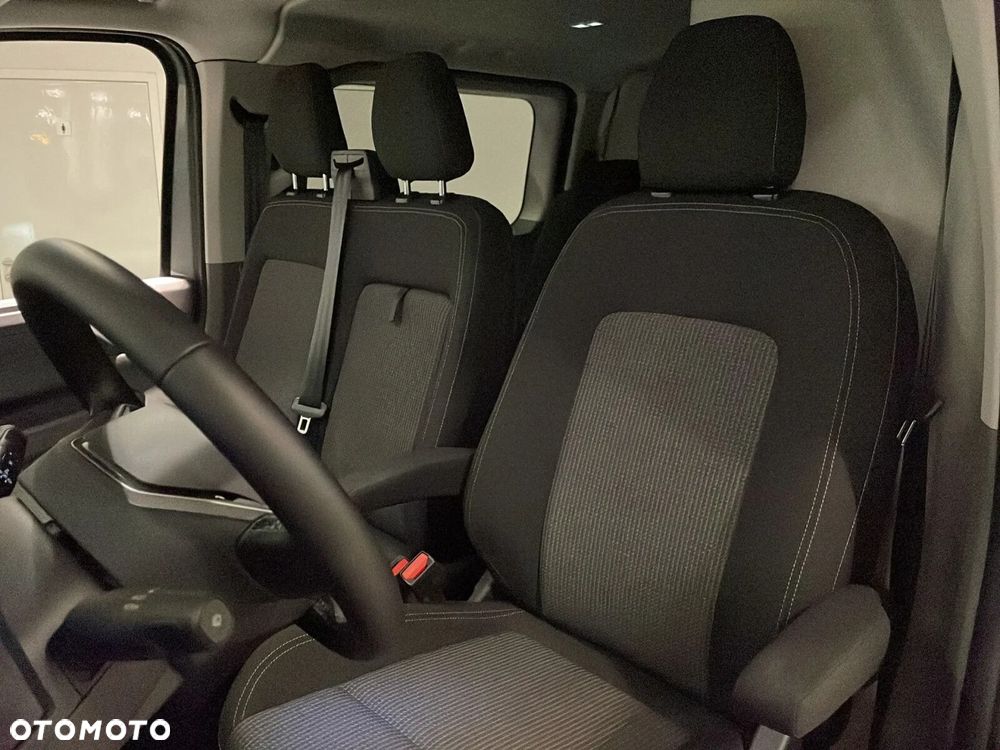 Volkswagen Transporter Furgon "L silnik: 2,0 l TDI 150 KM automatyczna r. o.: 3500 mm, 5 osób - 9