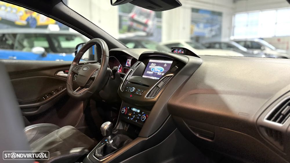 Ford Focus 2.3 EcoBoost RS - 18