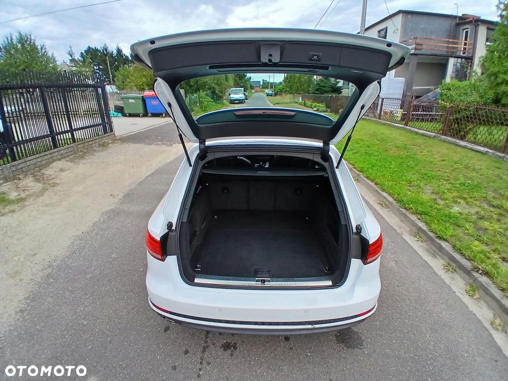 Audi A4 Avant 2.0 TDI DPF clean diesel S line Sportpaket - 31