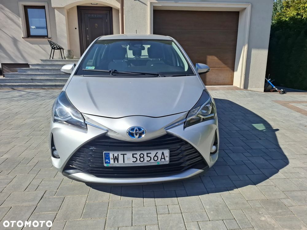 Toyota Yaris Hybrid 100 Premium - 1