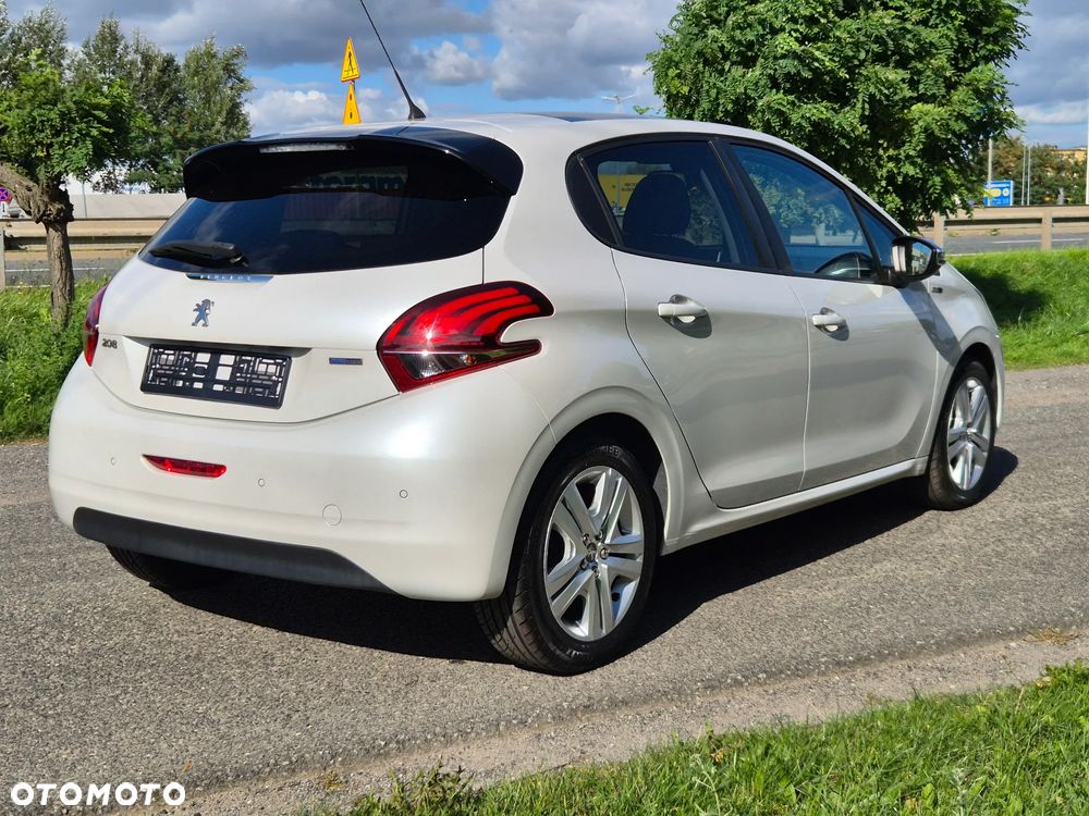 Peugeot 208 PureTech 82 Allure - 4