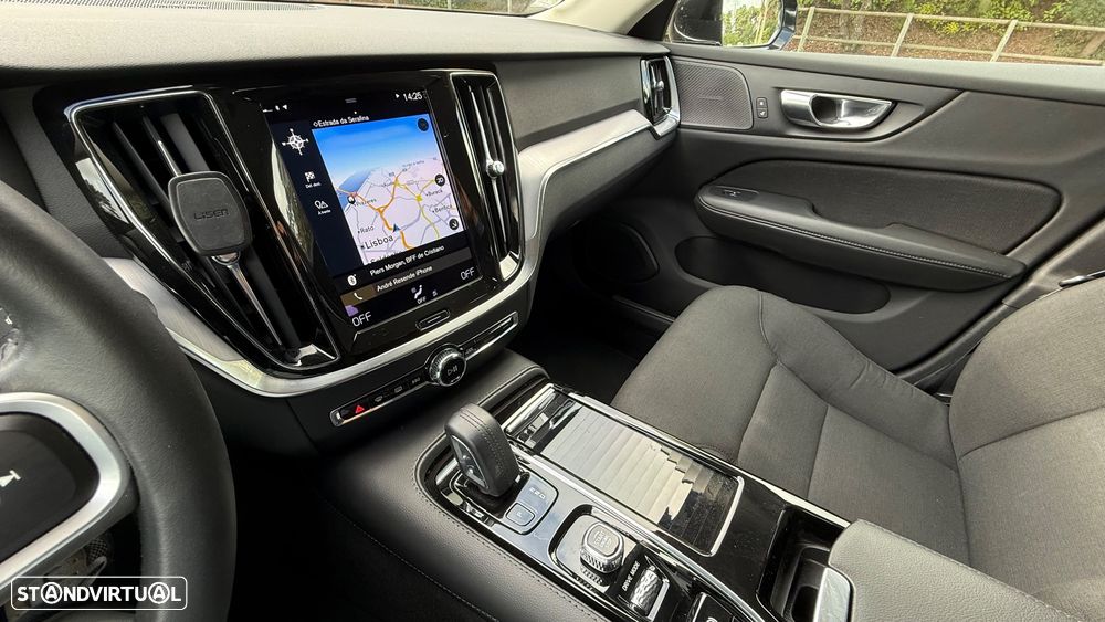 Volvo V60 2.0 T8 AWD TE Momentum - 20