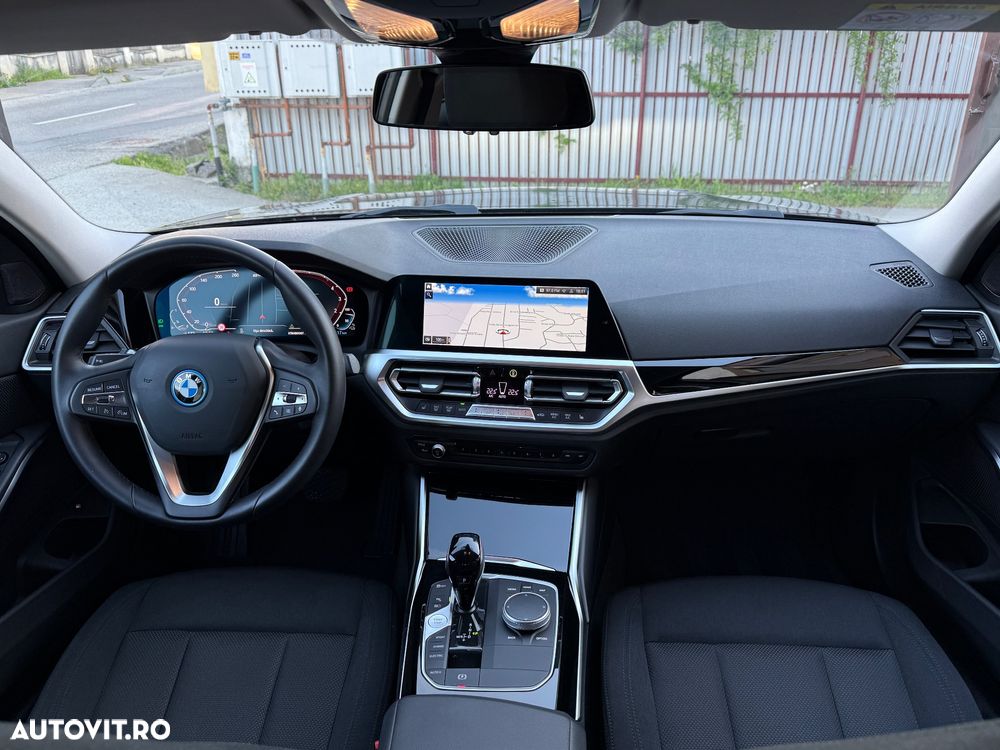 BMW Seria 3 330e xDrive Aut. Advantage - 5