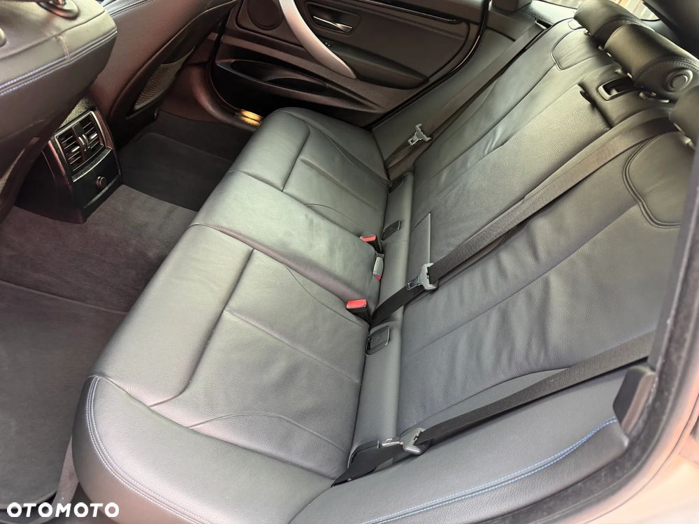 BMW 3GT 320d xDrive M Sport - 30