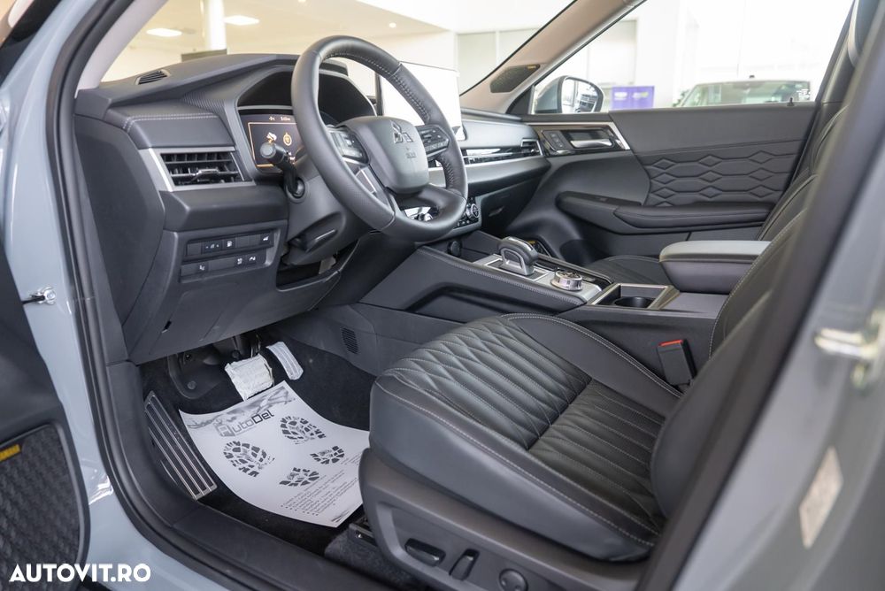 Mitsubishi Outlander - 13