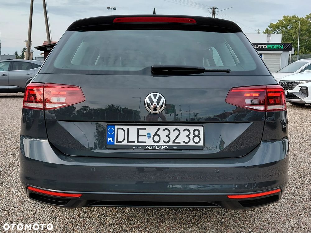 Volkswagen Passat 1.6 TDI SCR DSG Comfortline - 25