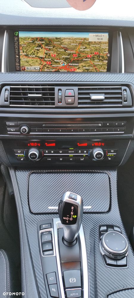 BMW Seria 5 528i Sport-Aut Luxury Line - 23