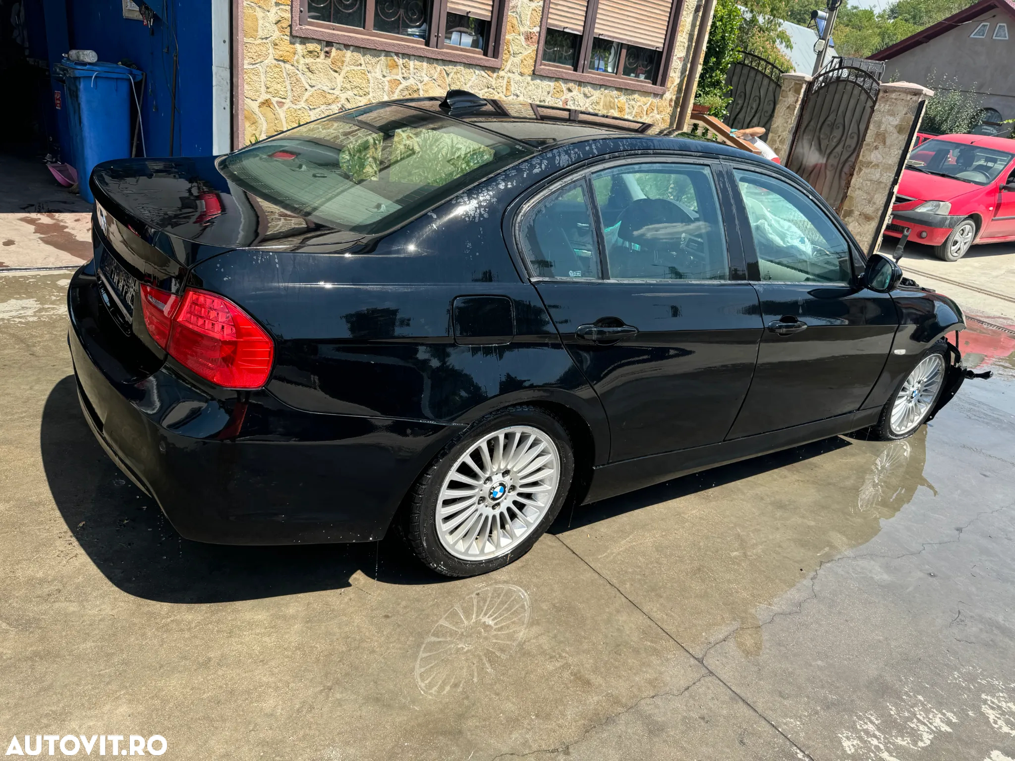 Dezmembram BMW E90 318d  Facelift 2008-2013 N47D20C - 2