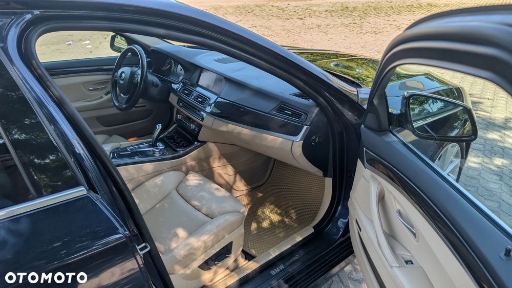 BMW Seria 5 530d xDrive - 11