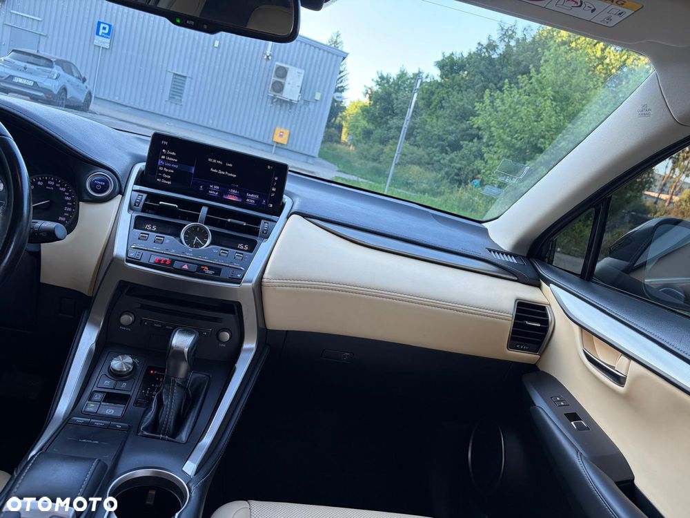 Lexus NX 300h Elite AWD - 17