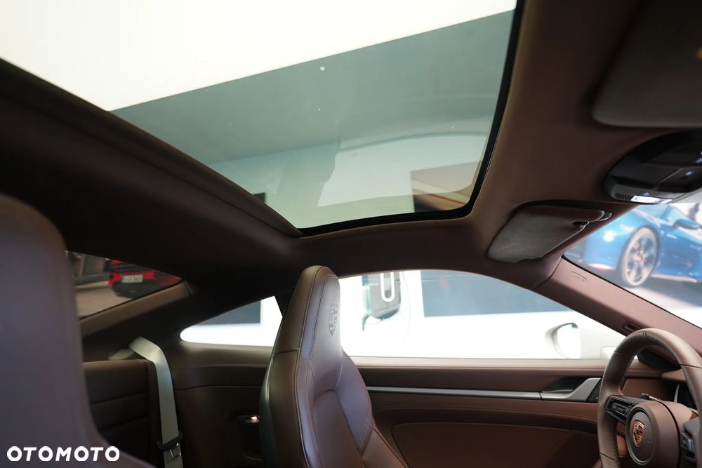 Porsche 911 Carrera S - 26