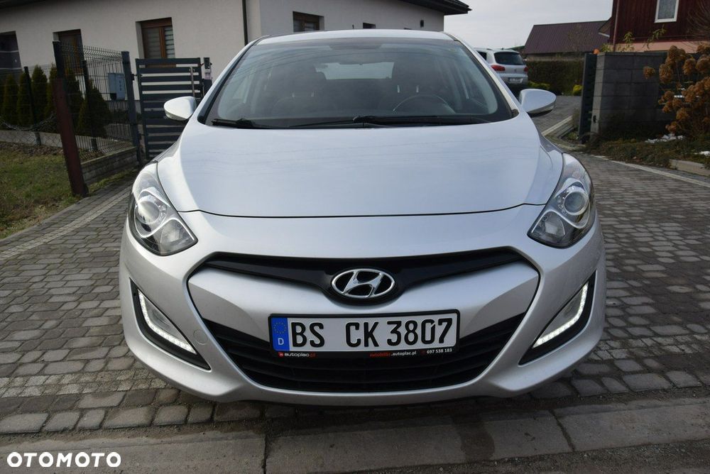 Hyundai i30 1.6 CRDi Fifa World Cup Edition - 6