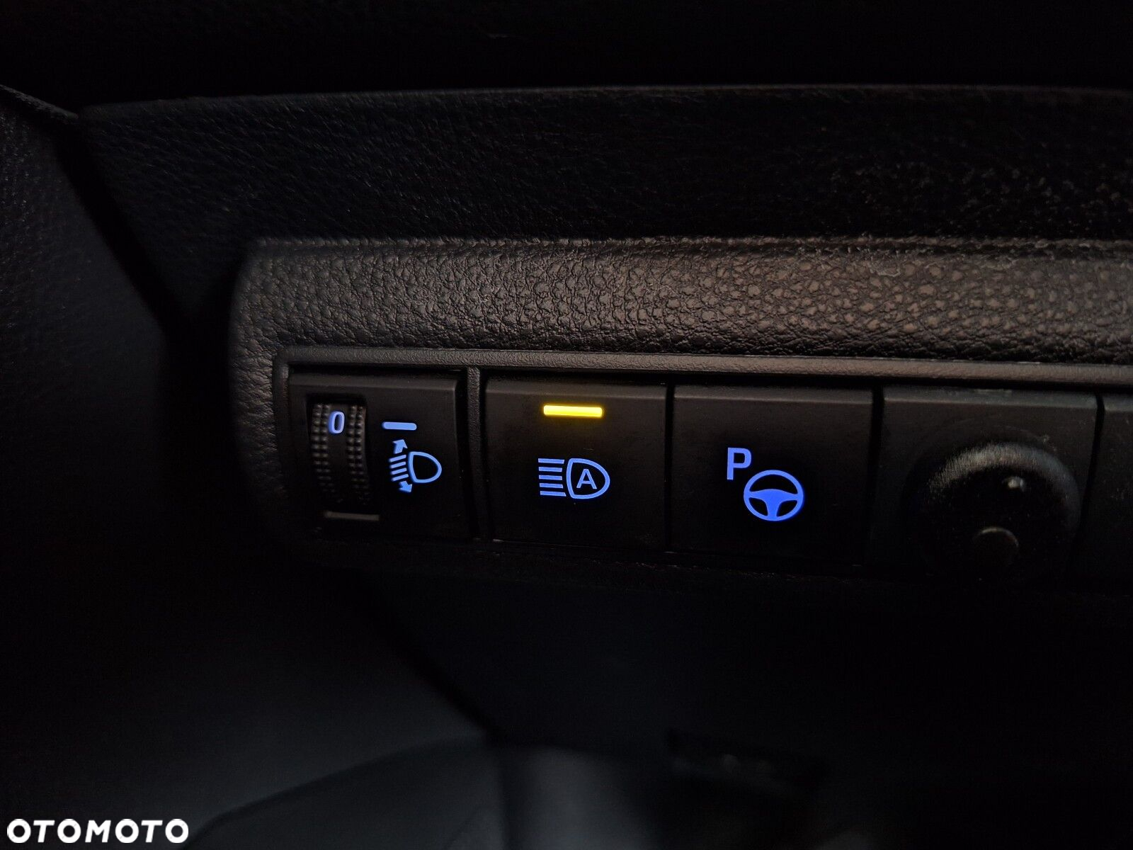 Toyota Corolla 1.8 Hybrid Comfort - 35