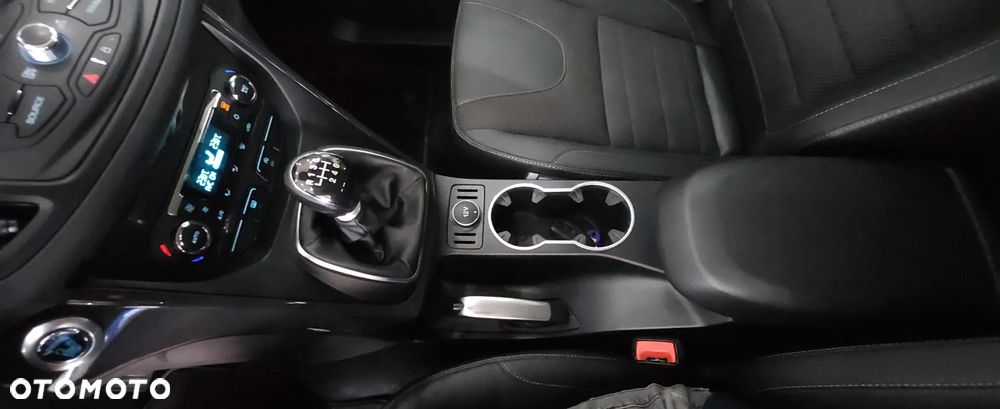 Ford Kuga 2.0 TDCi 2x4 Titanium - 33