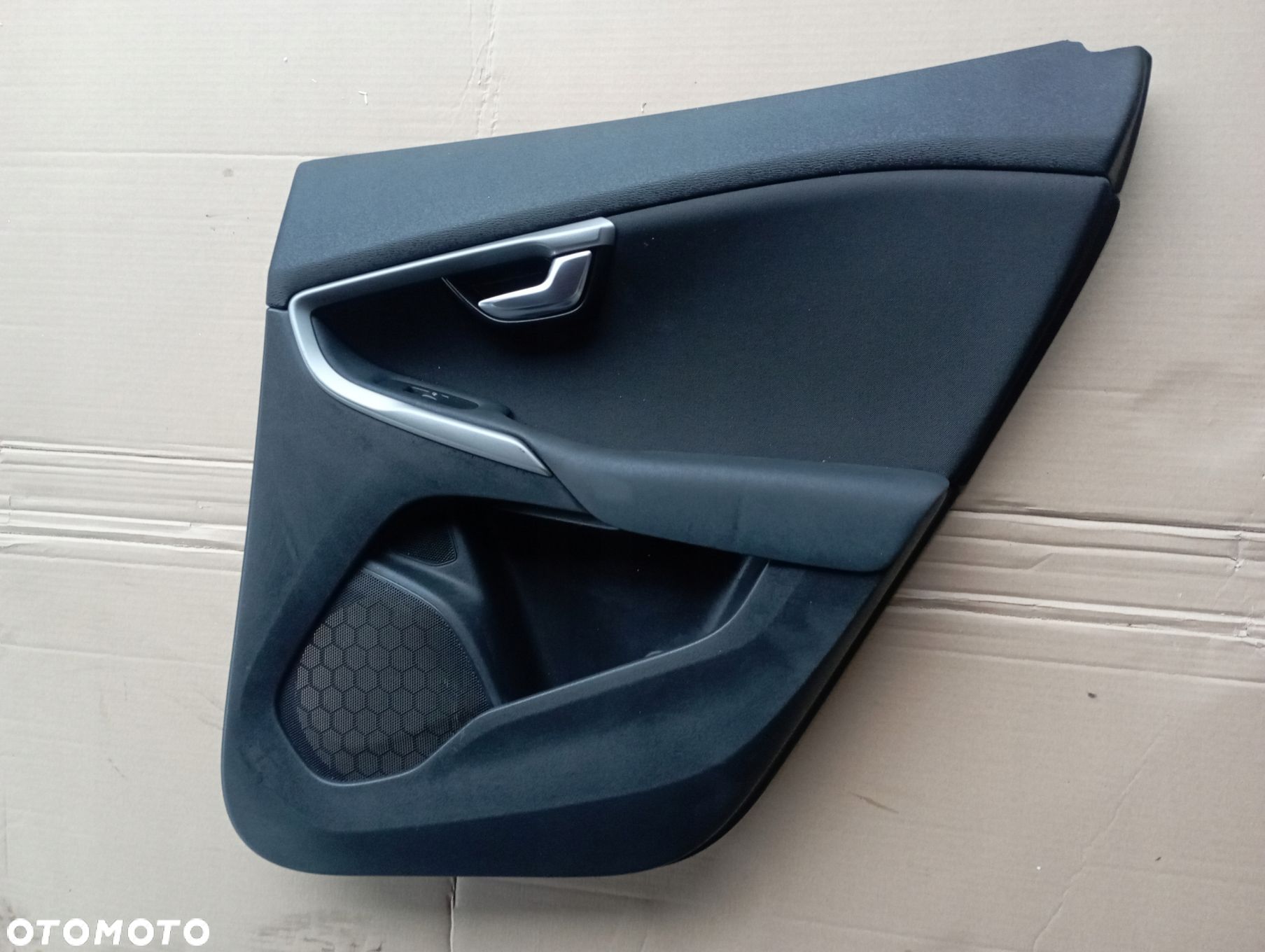 VOLVO V40 II TAPICERKA DRZWI TYŁ PRAWA - 1