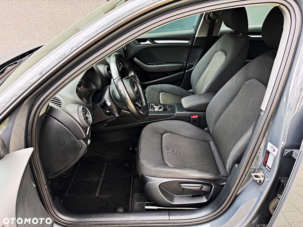 Audi A3 Sportback 1.6 TDI design - 32