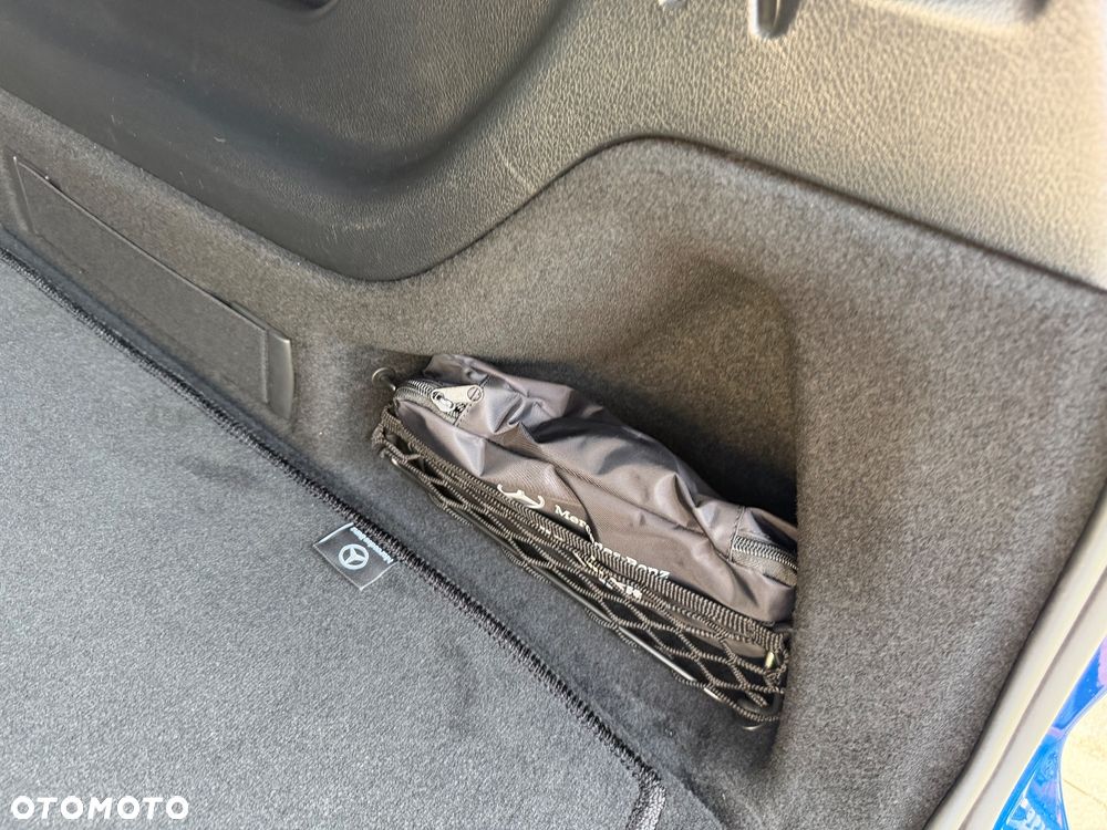 Mercedes-Benz GLB 250 mHEV 4-Matic Progressive 8G-DCT - 15