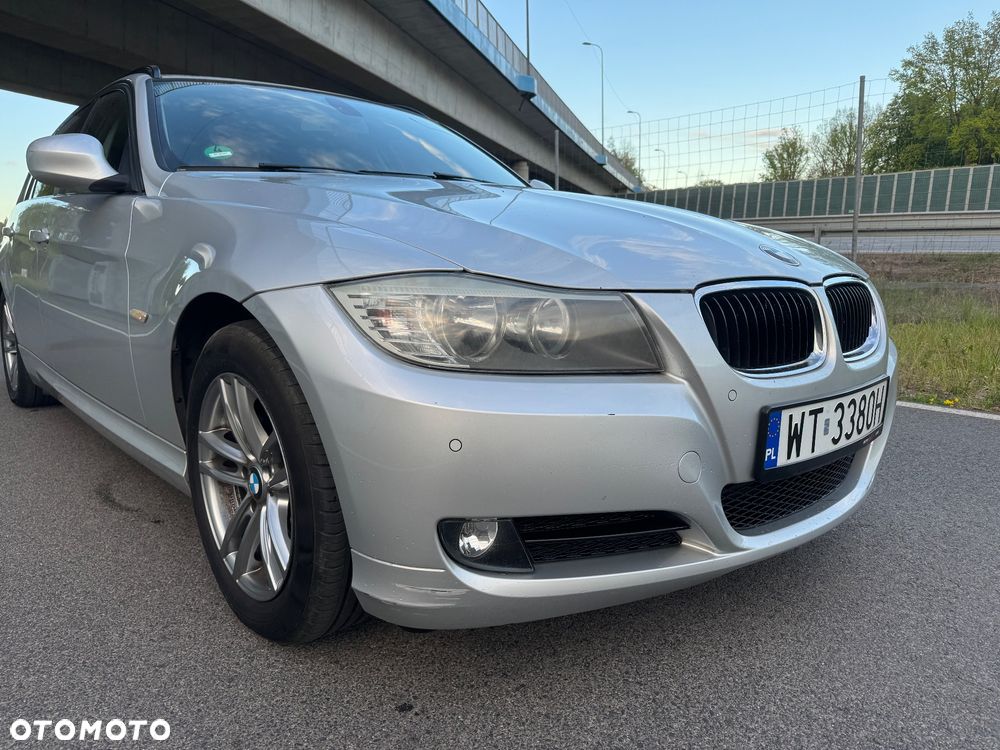 BMW Seria 3 320d DPF Edition Exclusive - 12
