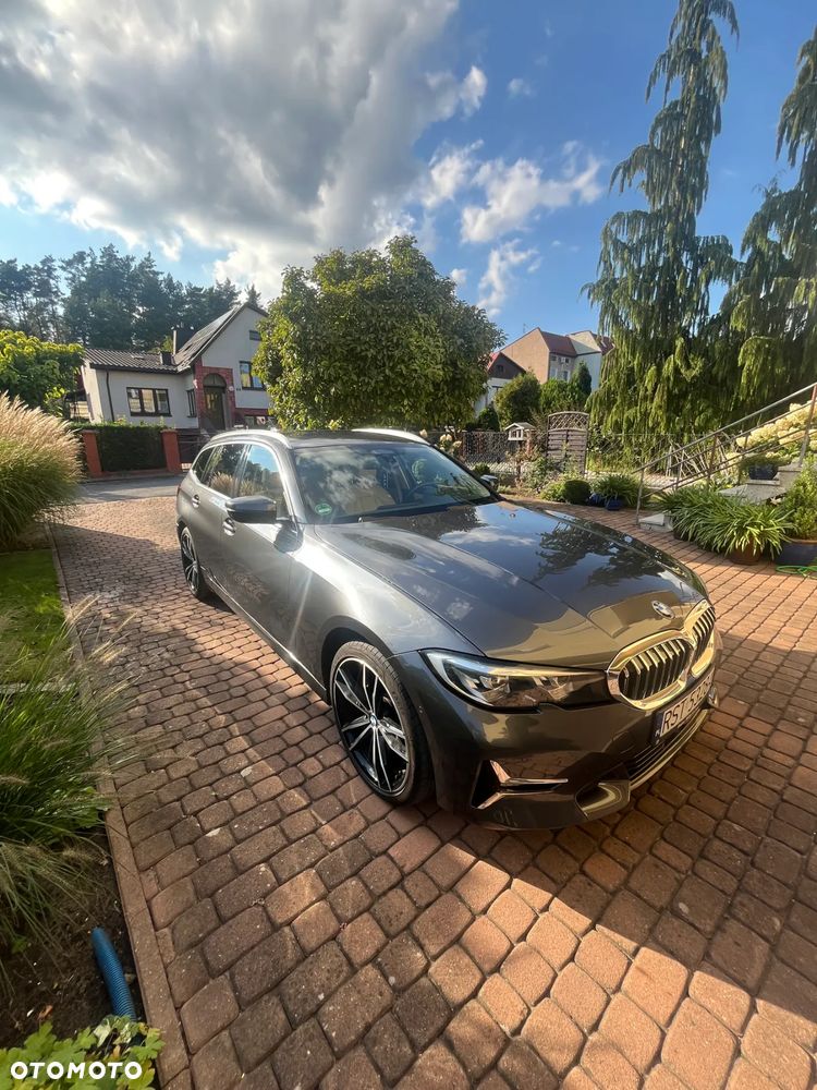BMW Seria 3 318i Luxury Line - 12