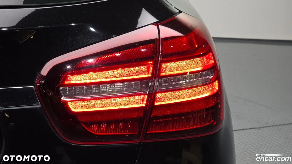 Mercedes-Benz GLA - 22