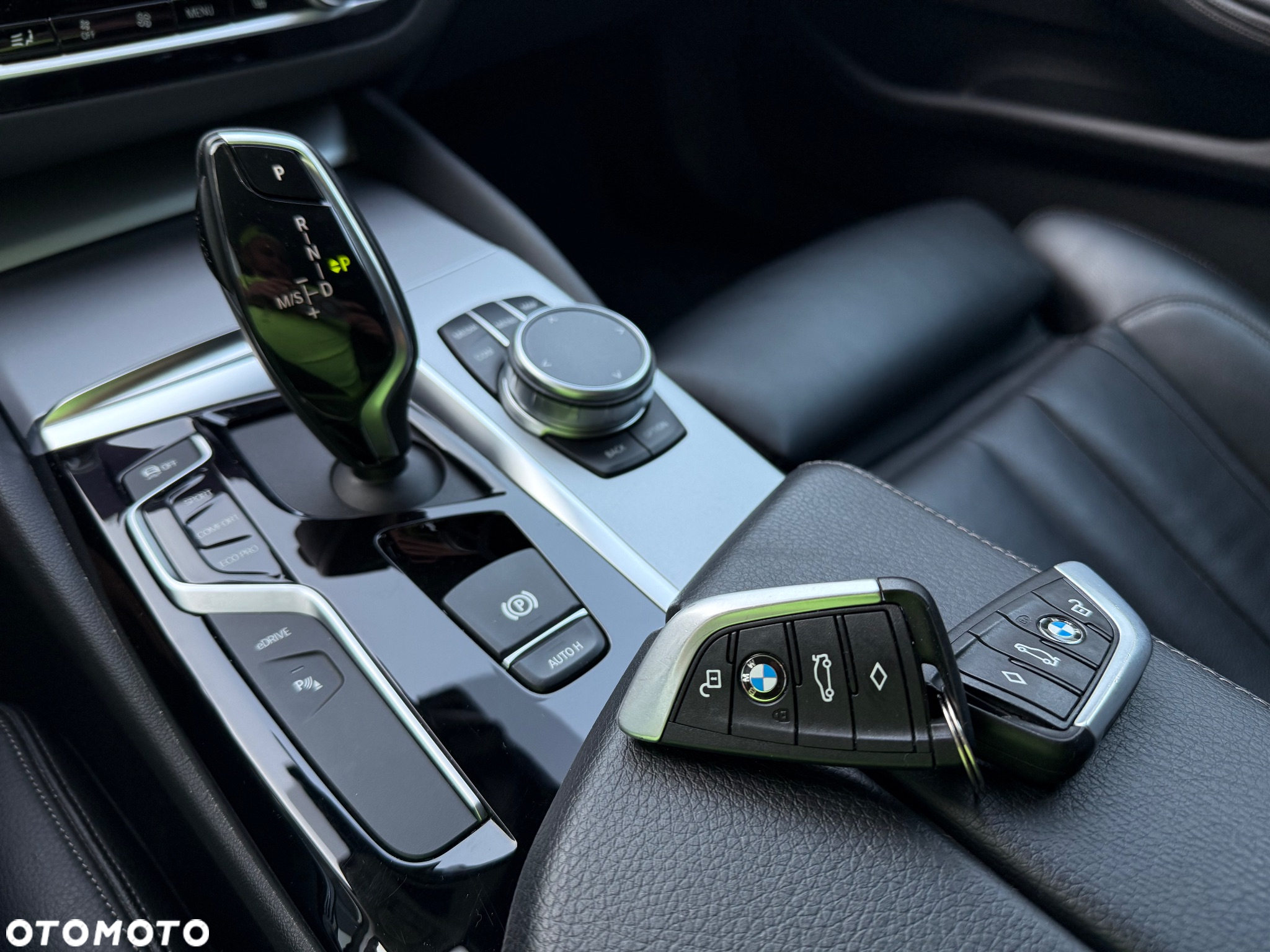 BMW Seria 5 530e sport - 34