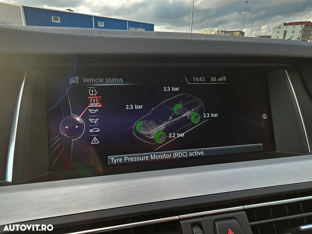 BMW Seria 5 520d Touring Aut. - 30