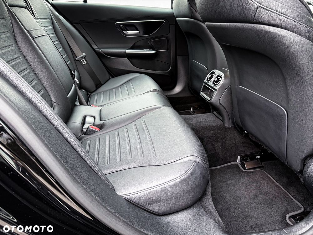 Mercedes-Benz Klasa C 220 d 9G-TRONIC AMG Line - 17