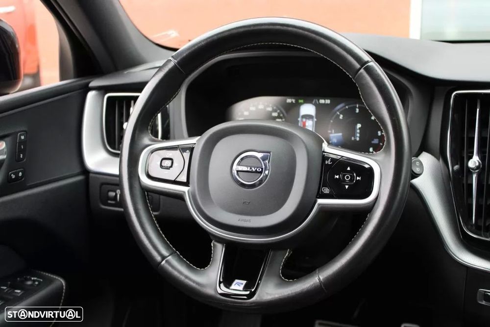 Volvo XC 60 2.0 D4 R-Design Geartronic - 25