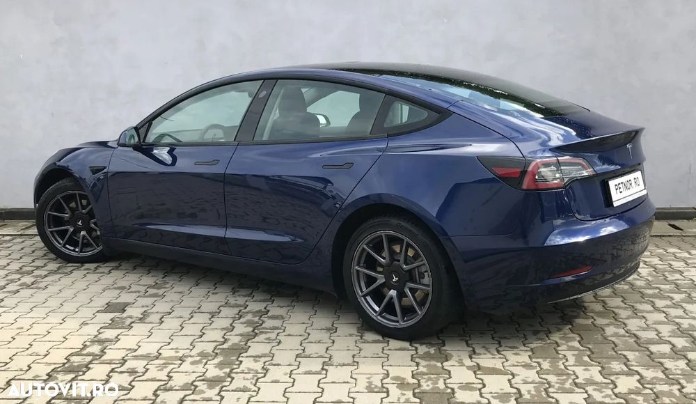 Tesla Model 3 RWD - 5