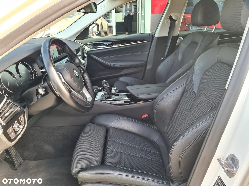 BMW Seria 5 520i Sport Line sport - 11