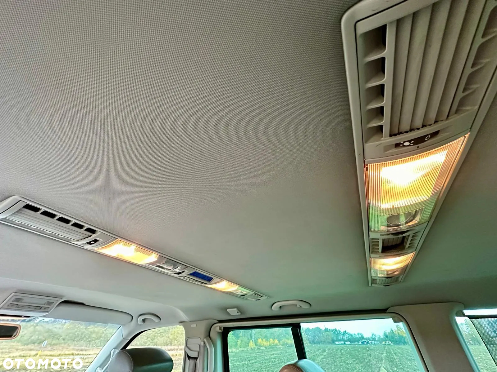 Volkswagen Multivan - 30