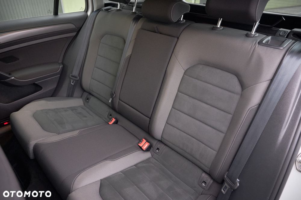 Volkswagen Golf - 26