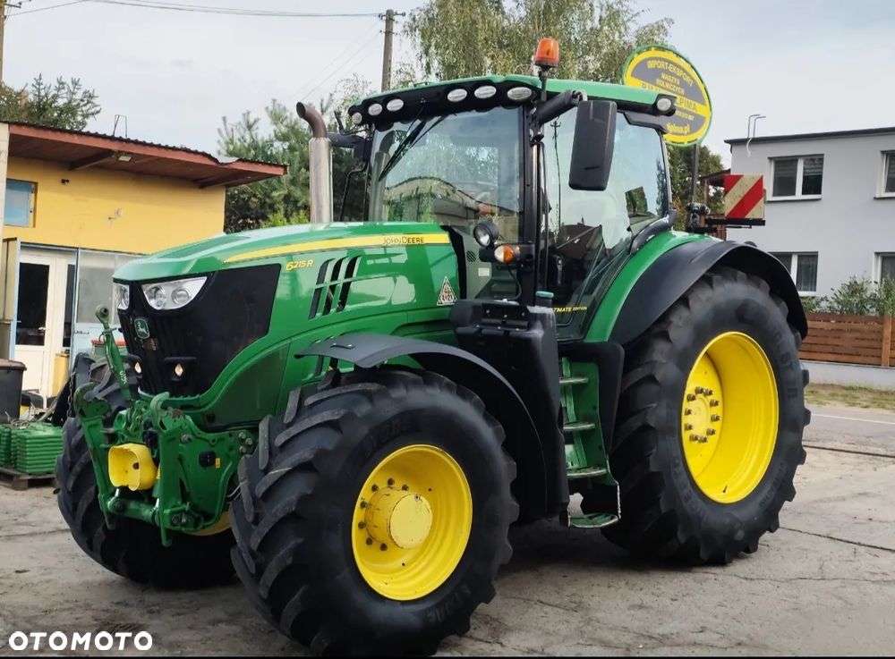 John Deere 6215R - 1