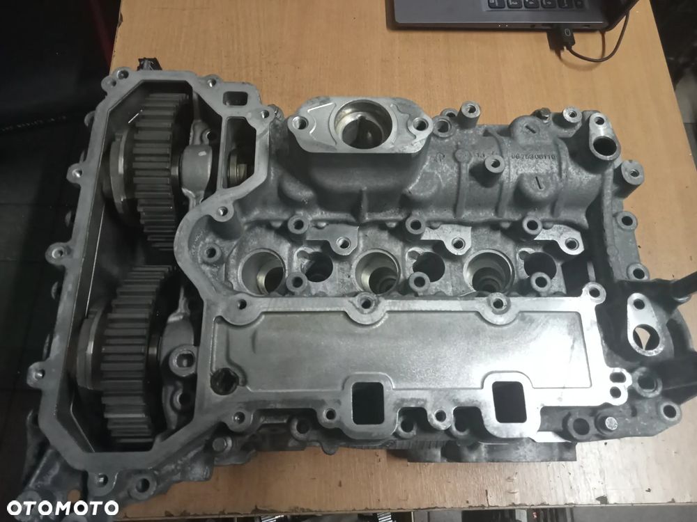głowica citroen peugeot 1.2 thp 9808067110 po regeneracji - 2