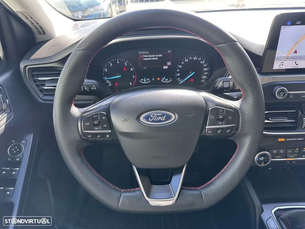 Ford Focus 1.0 EcoBoost S&S TITANIUM - 19