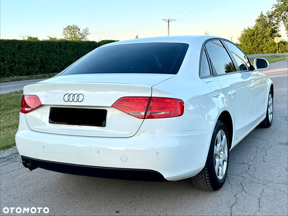 Audi A4 Limousine - 10