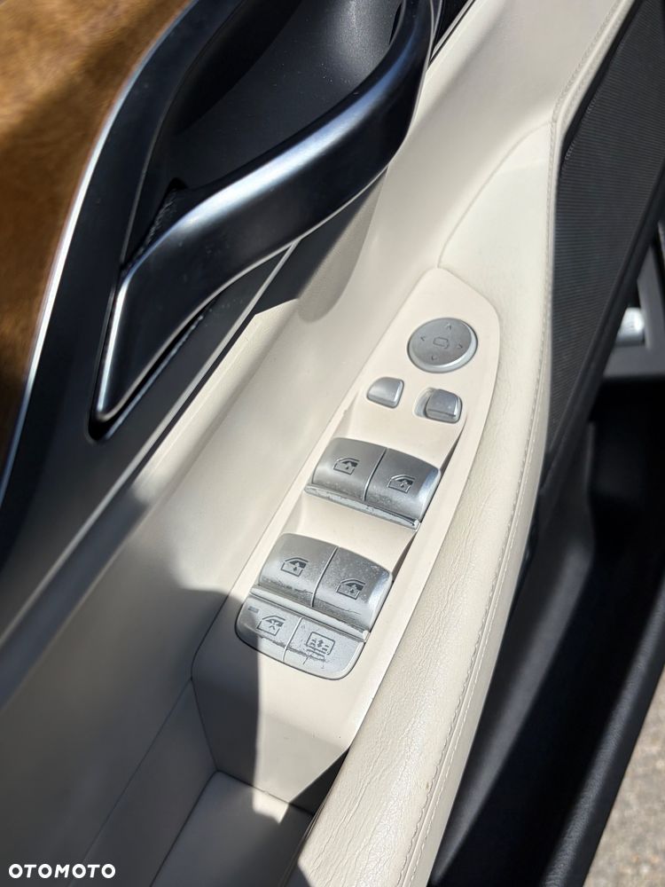 BMW Seria 7 740Li - 9