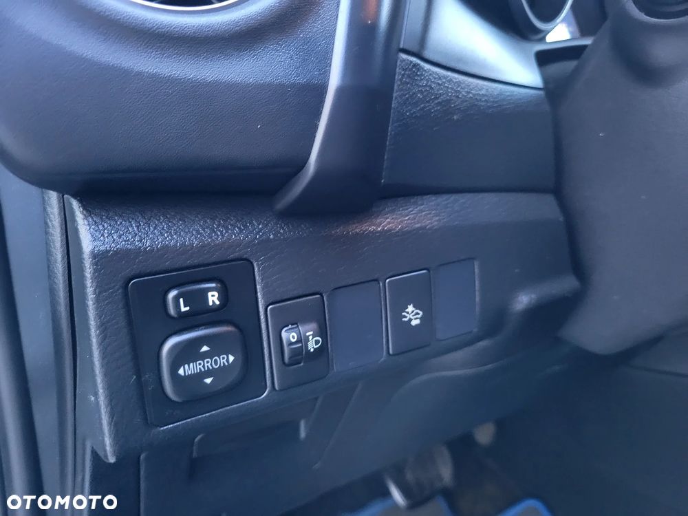 Toyota Auris 1.8 HSD Luna - 21