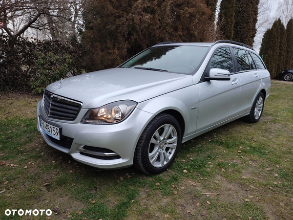 Mercedes-Benz Klasa C 180 CGI BlueEff Elegance