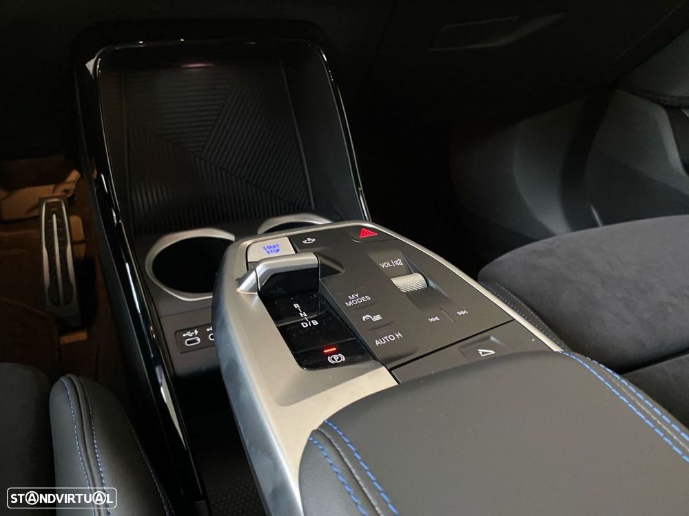BMW iX1 xDrive30 Pack Desportivo M - 18