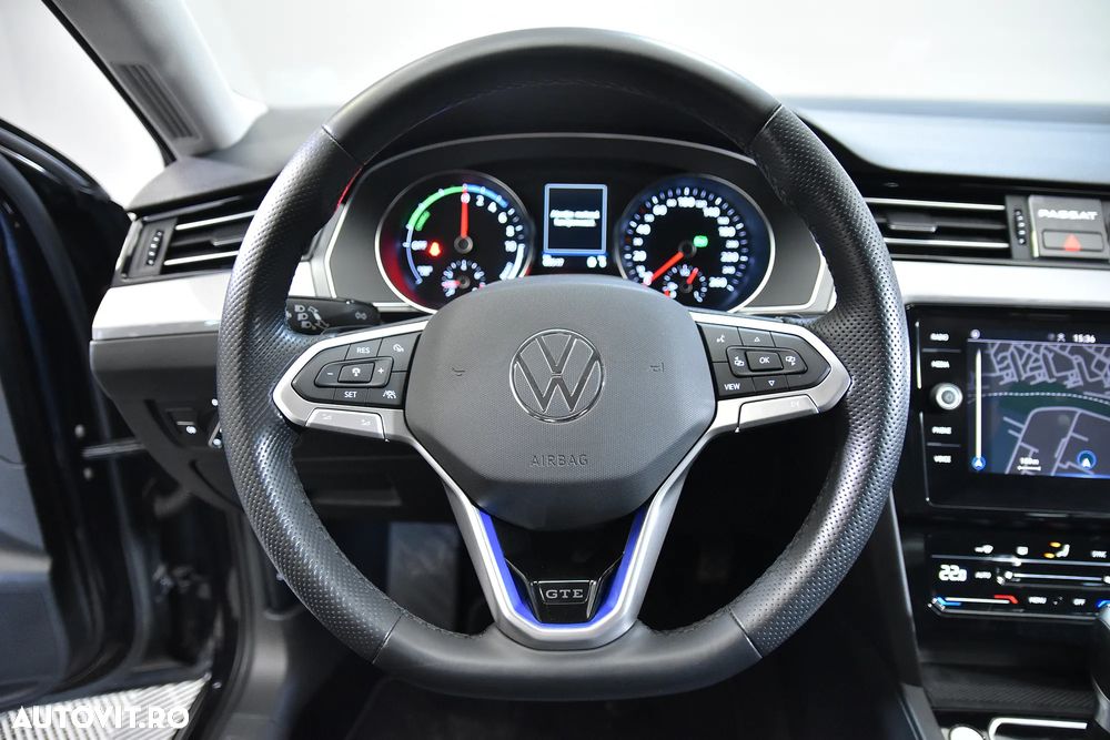 Volkswagen Passat - 15